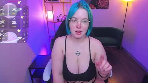 Snapshot of manic_pixie_ chatting on May 20, 3:40 pm manic_pixie_ online show from May 20, 3:40 pm