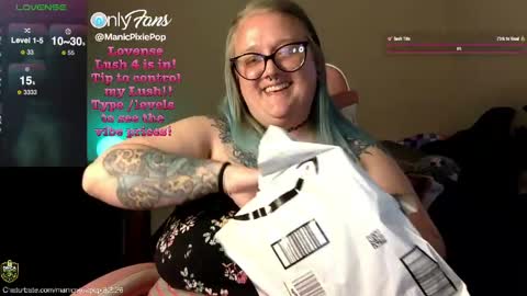 Snapshot of manicpixiepop chatting on May 6, 12:08 am ManicPixiePop online show from May 6, 12:08 am