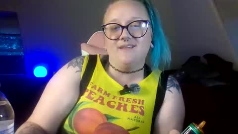 Snapshot of manicpixiepop chatting on May 8, 12:49 am ManicPixiePop online show from May 8, 12:49 am