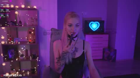 Amelie online show from February 10, 7:07 pm