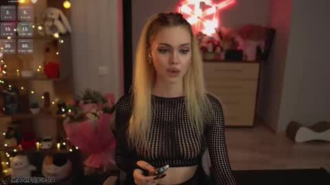 Amelie online show from September 11, 8:09 pm