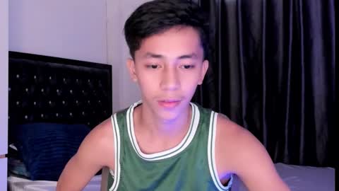 Snapshot of manofyour_lustxx chatting on December 5, 2:42 am MR. JAY online show from December 5, 2:42 am