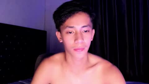 Snapshot of manofyour_lustxx chatting on December 5, 3:52 pm MR. JAY online show from December 5, 3:52 pm