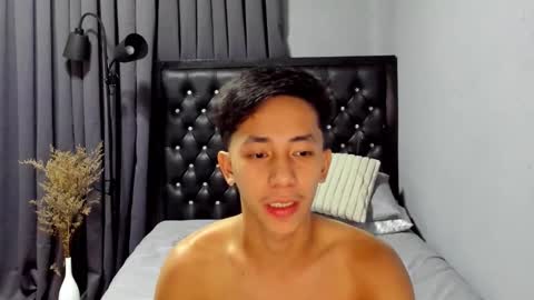 Snapshot of manofyour_lustxx chatting on December 15, 1:26 pm MR. JAY online show from December 15, 1:26 pm