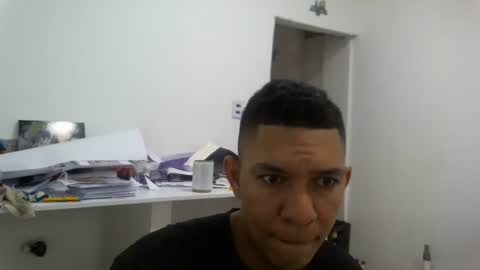 Snapshot of manu489 chatting on June 13, 9:02 pm tibisay online show from June 13, 9:02 pm