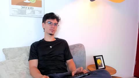 manu online show from March 19, 12:09 pm