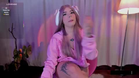 Snapshot of manu_nyx chatting on February 15, 7:38 am manu velezz Help me to get to 100 thumbs ups Tip 25tks Rate me online show from February 15, 7:38 am