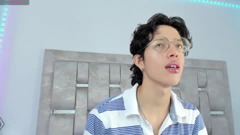 Manuel online show from December 21, 11:55 am