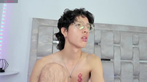 Manuel online show from December 21, 6:12 pm