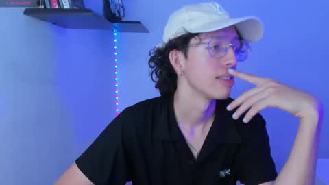 Manuel online show from February 26, 7:38 pm