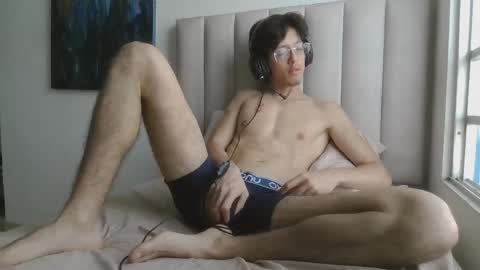 Manuel online show from May 28, 9:01 pm