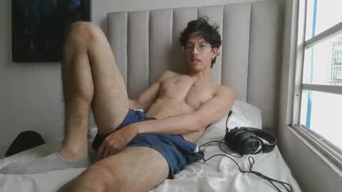 Manuel online show from June 3, 8:03 pm