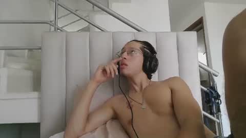 Manuel online show from June 21, 8:55 pm