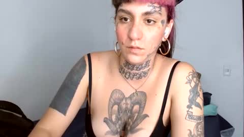 Snapshot of manuarango chatting on November 25, 9:26 pm Spiritual Gangsta Princess 1111 online show from November 25, 9:26 pm