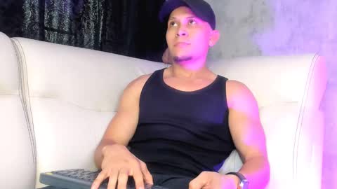 Manuel online show from September 21, 8:32 pm