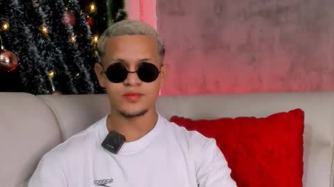 Manuel online show from December 5, 2:31 am