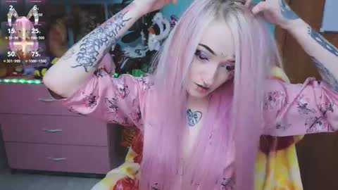 Snapshot of manuela_unicorn chatting on October 16, 7:48 pm Manuela online show from October 16, 7:48 pm