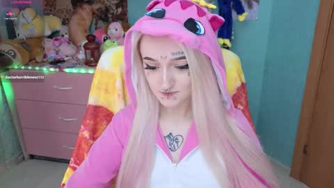 Snapshot of manuela_unicorn chatting on November 24, 3:39 am Manuela online show from November 24, 3:39 am