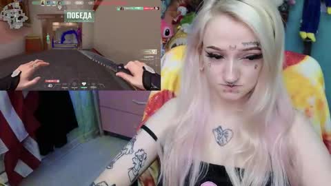 Snapshot of manuela_unicorn chatting on November 28, 4:04 am Manuela online show from November 28, 4:04 am