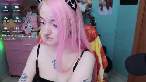 Snapshot of manuela_unicorn chatting on December 15, 8:24 pm Manuela online show from December 15, 8:24 pm