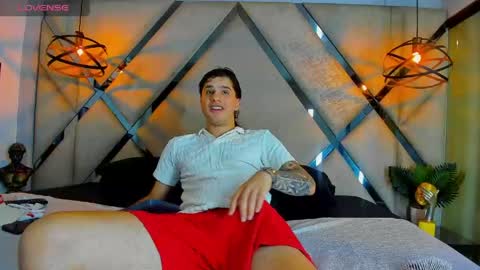 Snapshot of manuelr77 chatting on April 13, 4:40 am Manuel online show from April 13, 4:40 am