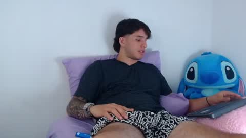 Snapshot of manuelr77 chatting on June 11, 2:22 am Manuel online show from June 11, 2:22 am
