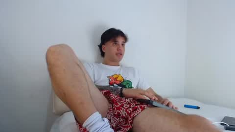 Snapshot of manuelr77 chatting on June 14, 1:14 am Manuel online show from June 14, 1:14 am