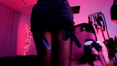 manuevans10 online show from September 24, 9:56 am