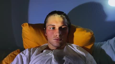 Snapshot of manxoliday chatting on November 17, 8:58 pm manxoliday online show from November 17, 8:58 pm