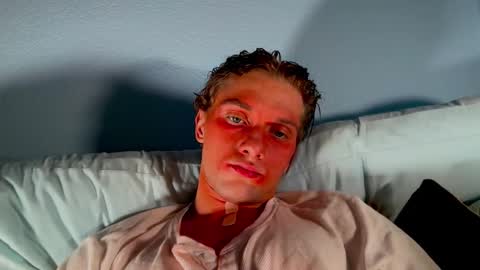 Snapshot of manxoliday chatting on November 25, 7:25 pm manxoliday online show from November 25, 7:25 pm