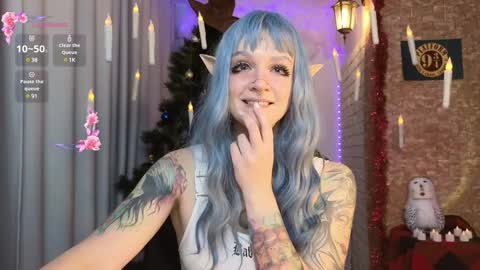 Snapshot of mao_me_meow chatting on December 6, 2:17 pm Sasha online show from December 6, 2:17 pm