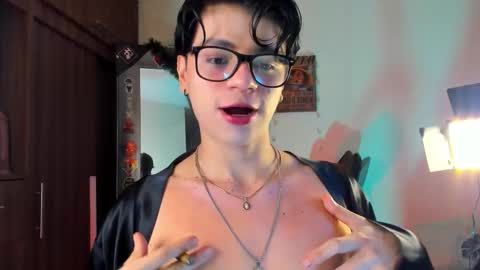 Snapshot of mar_alexis chatting on March 5, 12:12 pm mar_alexis online show from March 5, 12:12 pm