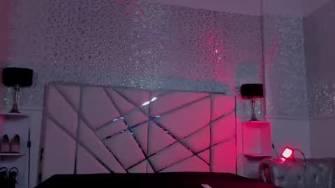 Mara  online show from March 10, 9:31 pm