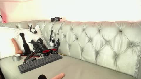 Snapshot of mara_blake__ chatting on April 17, 9:40 pm Mara online show from April 17, 9:40 pm