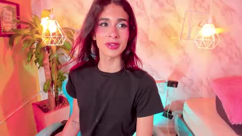 Snapshot of mara_friendboy chatting on October 28, 4:49 am Mara online show from October 28, 4:49 am