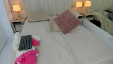 Mara Sinclair online show from May 27, 1:57 am