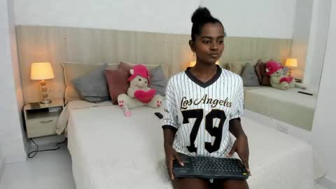Mara Sinclair online show from June 2, 7:16 pm