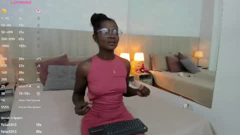 Mara Sinclair online show from July 14, 7:30 pm