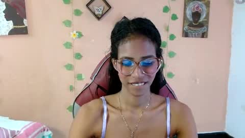Snapshot of mara_summer chatting on April 4, 1:41 pm Mara 3 online show from April 4, 1:41 pm