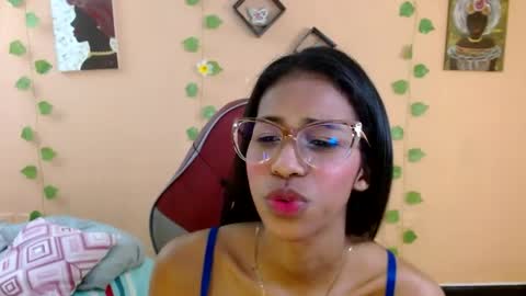 Snapshot of mara_summer chatting on April 17, 1:25 pm Mara 3 online show from April 17, 1:25 pm