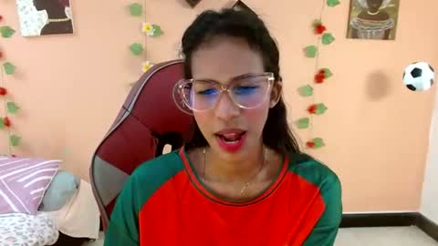 Snapshot of mara_summer chatting on July 2, 1:06 pm Mara 3 online show from July 2, 1:06 pm