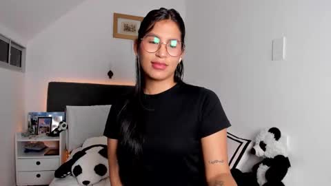 Snapshot of maragirl chatting on March 12, 2:50 am Mara online show from March 12, 2:50 am