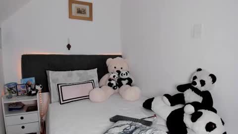 Snapshot of maragirl chatting on March 26, 10:26 pm Mara online show from March 26, 10:26 pm