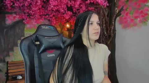 Mara Hanson online show from December 15, 3:38 pm