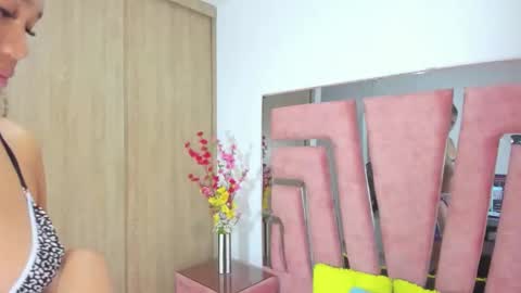 Snapshot of marakarly chatting on April 10, 12:32 pm Marakarly online show from April 10, 12:32 pm