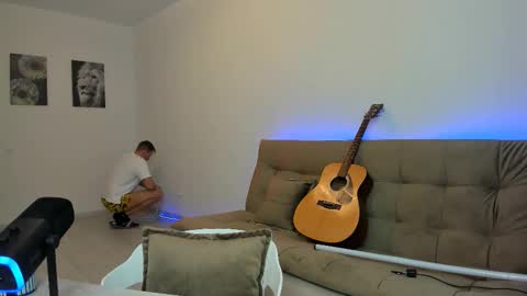 Snapshot of marc105100 chatting on October 14, 7:53 am alex marvelxx online show from October 14, 7:53 am