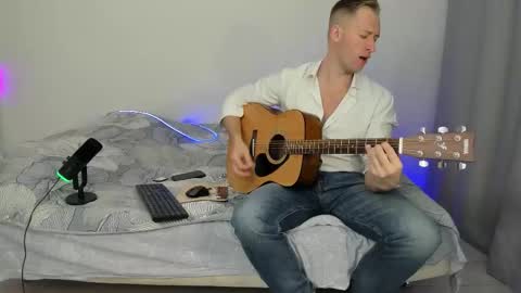 Snapshot of marc105100 chatting on October 31, 5:36 pm alex marvelxx online show from October 31, 5:36 pm