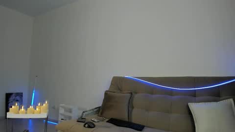 Snapshot of marc105100 chatting on November 7, 7:41 am alex marvelxx online show from November 7, 7:41 am