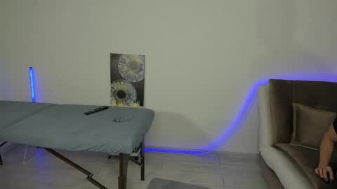 Snapshot of marc105100 chatting on November 9, 8:12 am alex marvelxx online show from November 9, 8:12 am