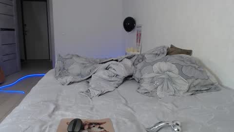 Snapshot of marc105100 chatting on November 14, 5:39 am alex marvelxx online show from November 14, 5:39 am